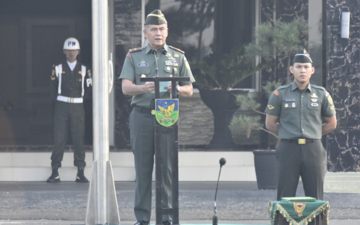Korem 041/Gamas Laksanakan Upacara Pengibaran Bendera Bulanan 