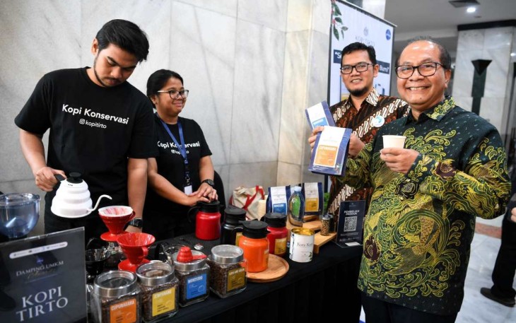 SeskemenkopUKM Arif Rahman Hakim