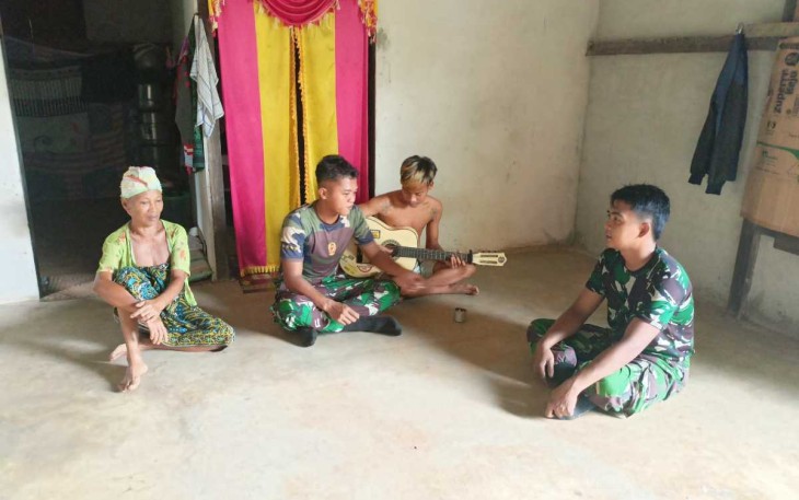 Ngobrol bersama warga binaan di perbatasan 