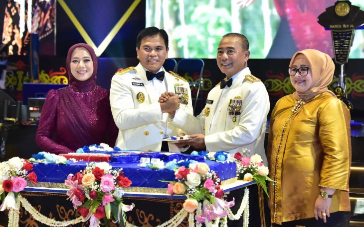 Kasal Laksamana TNI Muhammad Ali bersama Pangkolinlamil Laksda TNI Hudiarto Krisno Utomo