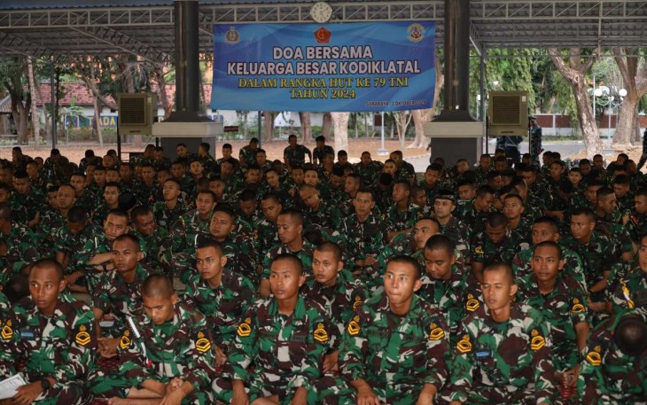 Doa bersama siswa Kodiklatal 