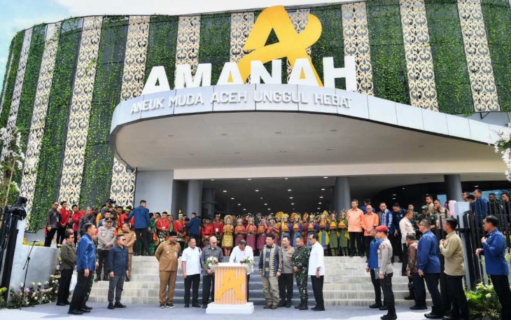 Presiden Joko Widodo saat meresmikan gedung Amanah Youth Creative Hub 