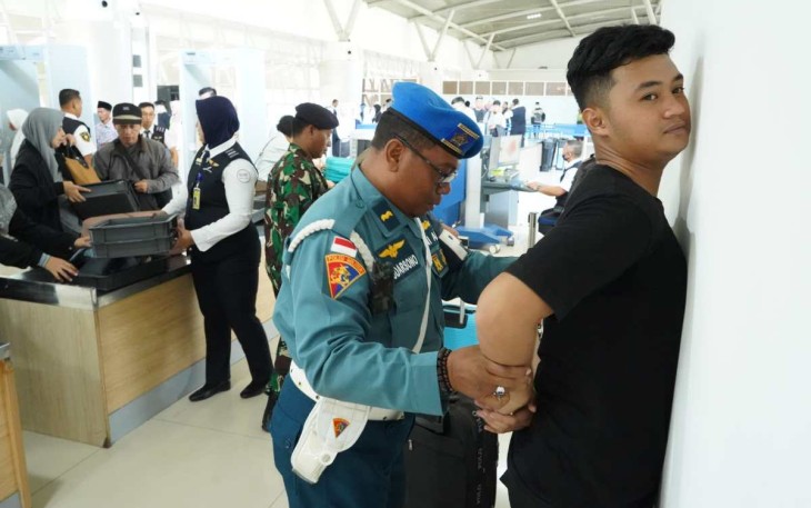 Latihan manuver lapangan Lanudal Juanda
