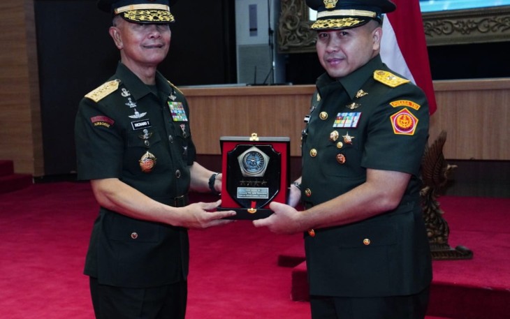 Kasum TNI Pimpin Sertijab Kapusada TNI dan Terima Laporan Korps Kenaikan  Pangkat Perwira Tinggi TNI 