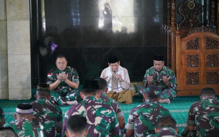 Doa bersama prajurit Korem 121/Abw