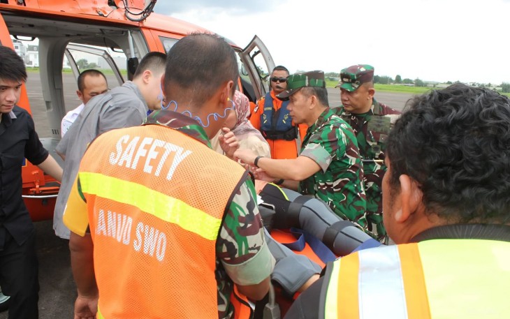 Pangdam I/BB Pantau Langsung Evakuasi Menggunakan Helikopter Basarnas.
