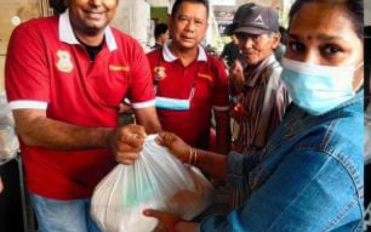 Dokumen Poto Warga Kota Medan Bakti Bawan Ibrahim. (Baju Merah)