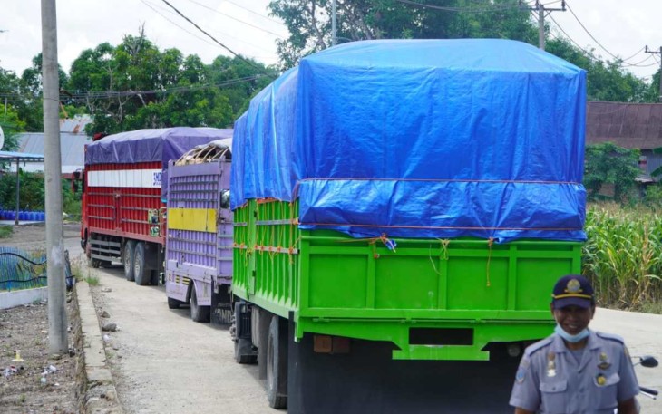 Ilustrasi truk angkutan barang