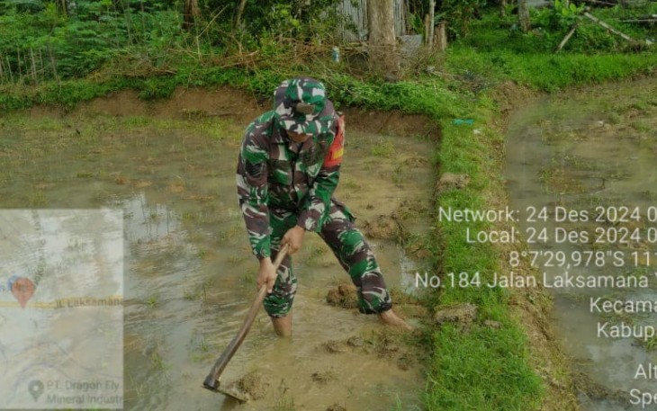 Olah lahan pertanian petani desa binaan 