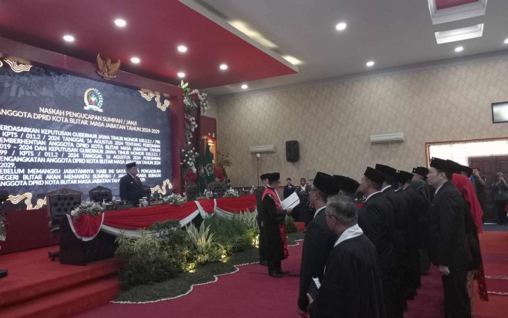 Situasi Pelantikan Anggota DPRD Kota Blitar Periode 2024-2029 (Foto : Faisal NR / Klikwarta.com)