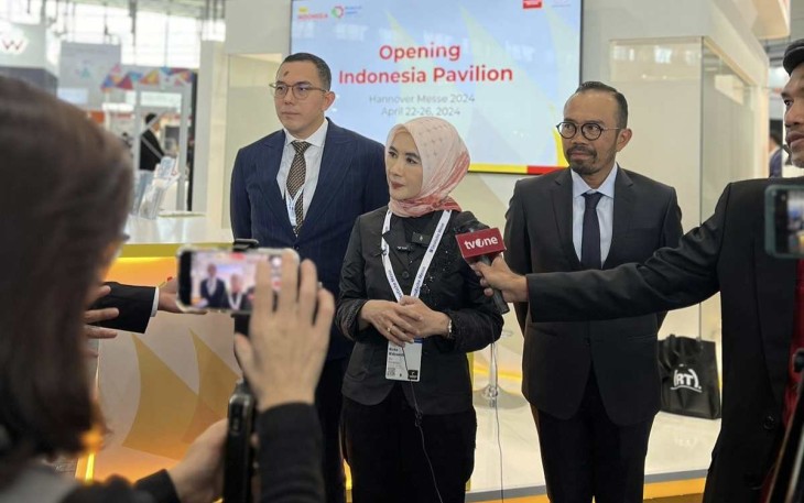 Direktur Utama Pertamina (Persero) Nicke Widyawati saat memberikan keterangan pers di Hannover Messe 2024, Jerman, Rabu (24/4)