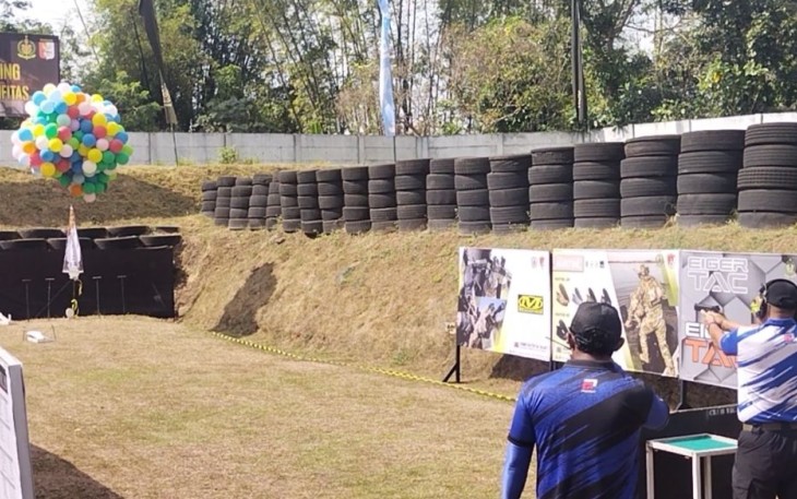 Kasdivif 2 Kostrad Brigjen TNI Primadi Saiful Sulun peresmian lomba nasional menembak Pangdivif 2 Cup tahun 2024, Sabtu (24/8)