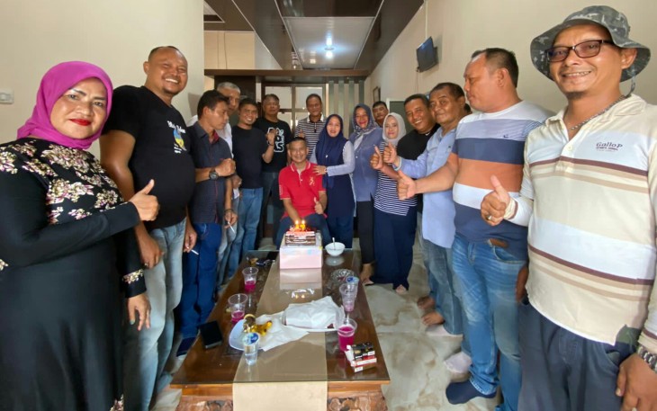 Momen Istimewa di Hari Ulanh Tahun Ketua Pewarta.