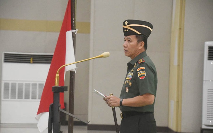 Pangdam I/BB, Mayjen TNI Mochammad Hasan saat memimpin langsung upacara 17-an dan Wisuda Purna Bakti lima personil di Balai Prajurit Makodam Bukit Barisan, Jl Gatot Subroto Km 7,5 Medan, Rabu (17/1/2024).