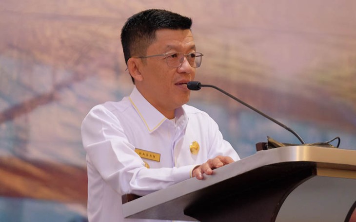 Pj. Wali Kota Tanjungpinang, Hasan, S.Sos saat Buka Sosialisasi Perda Tantang Pajak dan Retribusi Daerah di Trans Convention Center, Senin (19/2).