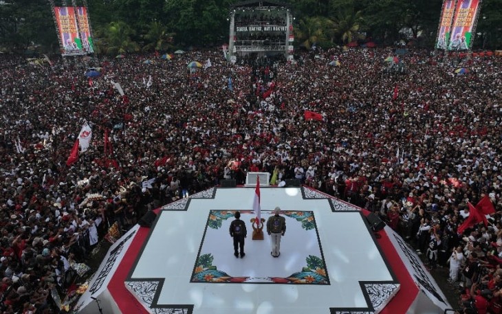 Ganjar dalam orasinya di Hajatan Rakyat Banyuwangi, yang berlangsung di lapangan Ruang Terbuka Hijau (RTH) Maron, Banyuwangi, Jawa Timur, Kamis (8/2).
