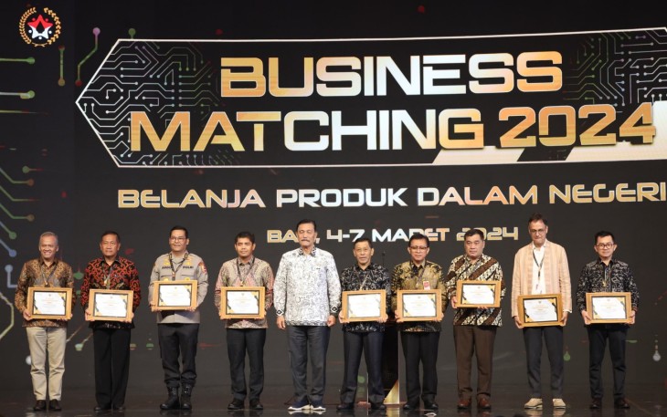 Sekjen Kemhan Hadiri Business Matching 2024 di Bali, Kementerian Pertahanan Terima Penghargaan Terbaik P3DN