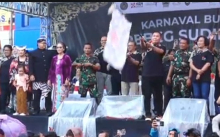 Pembukaan Karnaval Budaya Grebek Sudiro 2024 