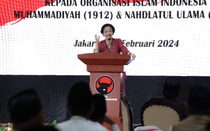 Ibu Megawati saat memberikan sambutan pada acara Isra Mikraj yang dirangkaikan dengan tasyakuran atas diraihnya Zayed Award 2024 oleh PBNU dan PP Muhammadiyah. Acara ini diselenggarakan di Masjid At-Taufiq, Lenteng Agung, Jakarta Selatan, Minggu (11/2).