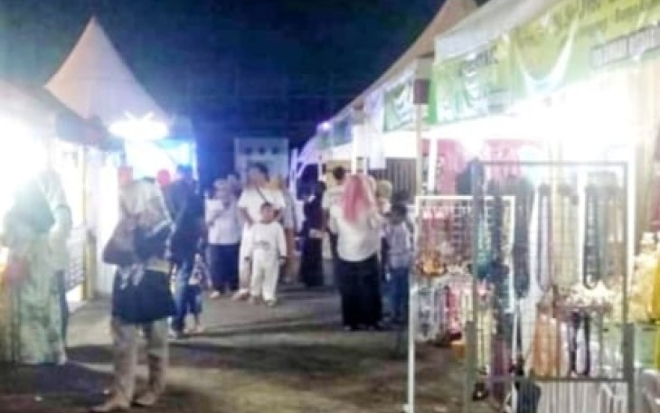 Puluhan Stand Bazar