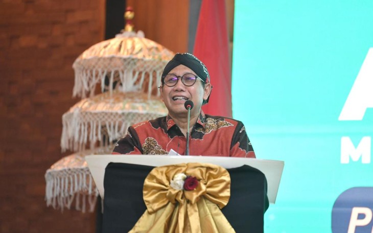 Menteri Desa, Pembangunan Daerah Tertinggal, dan Transmigrasi Abdul Halim Iskandar saat membuka Rapat Kerja Kemendes PDTT Tahun Anggaran 2024 di Bali, Senin (15/1/2024)