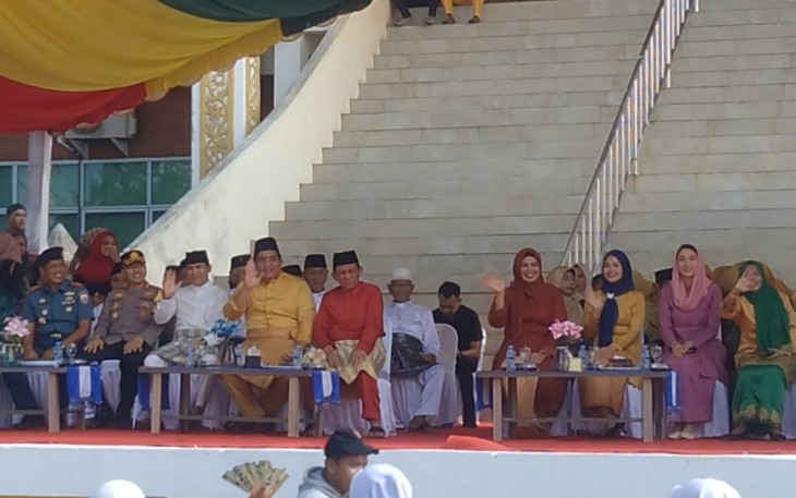 Ribuan Peserta Pawai MTQ dan Hadis XIII 2024 Kabupaten Bintan Padati Kota Kijang