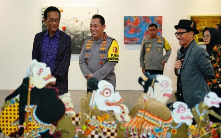 Kapolri Jenderal Listyo Sigit Prabowo saat menghadiri acara seni rupa dan pentas seni musik di Benteng Vredeburg Yogyakarta dan Titik Nol KM Yogyakarta, Jumat (19/1/2024).