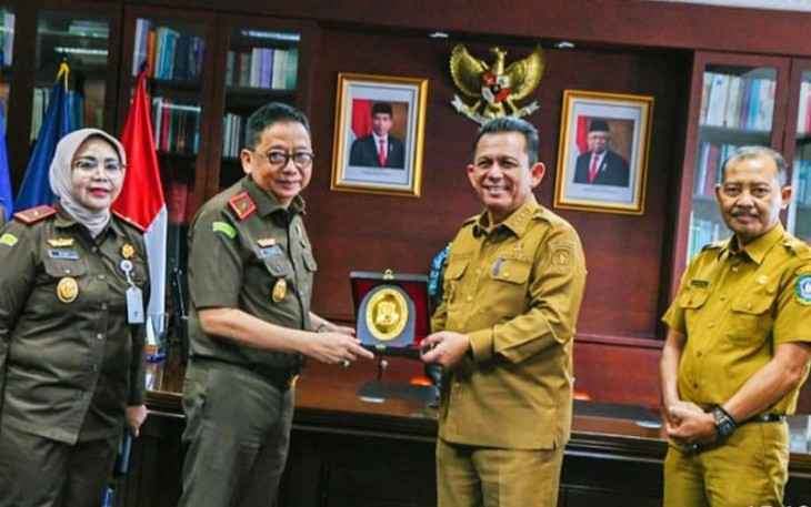 Gubernur Ansar bersilaturahmi bersama Kajati Kepri 