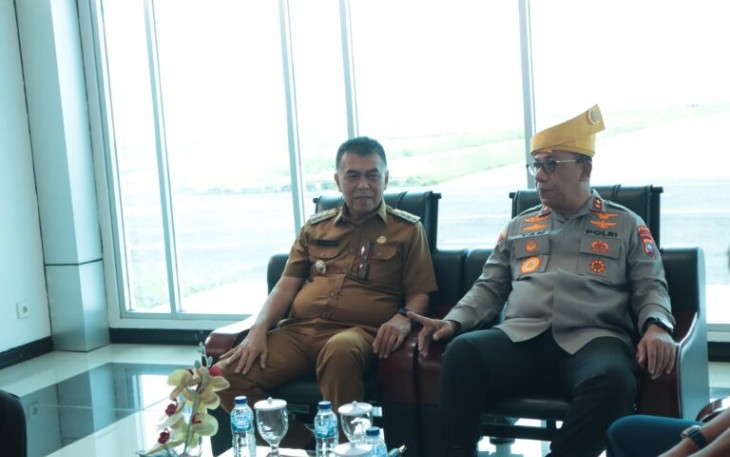 Bupati Natuna saat Sambut Kedatangan Kapolda Kepri 