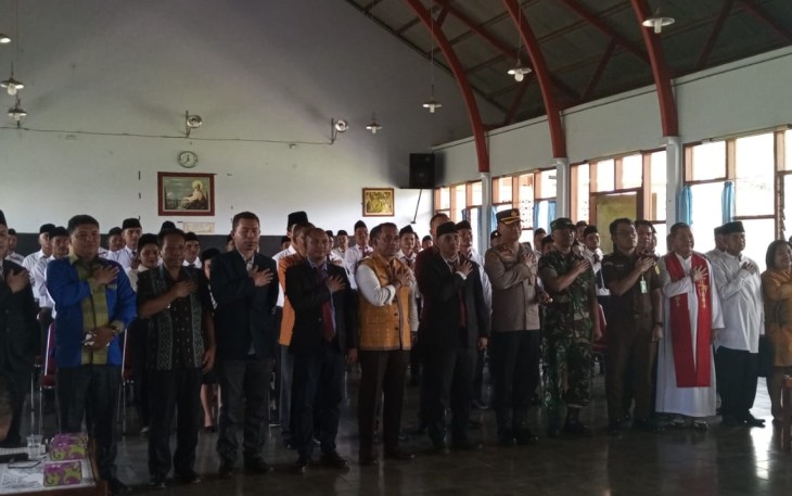 Puluhan PPK Dilantik dan diambil sumpah di Aula Efata Ruteng
