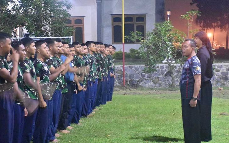 Ratusan Pesilat saat Berlatih Bersama Prajurit Tidur Dalam Wing Udara 2