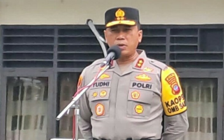 Kapolda Sulut Irjen Pol Yudhiawan saat memimpin apel personil Polres Bitung