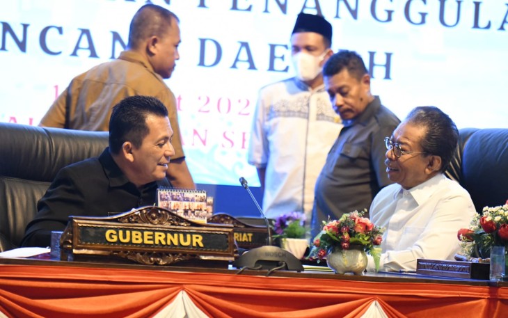 Rapat paripurna DPRD Kepri