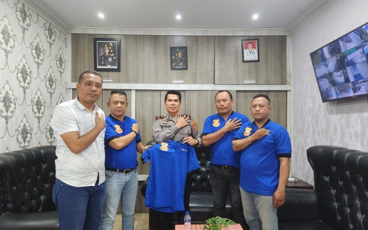 Silaturahmi Kunjungan pewarta Polrestabes Medan ke Polsek Percut Sei Tuan bertemu dengan sahabat lama saat menjabat penyidik Jatanras Polrestabes Medan 