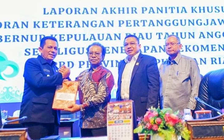 Rapat Paripurna DPRD Provinsi Kepri Masa Sidang Kedua Tahun Sidang 2024 di Balairung Wan Seri Beni, Dompak