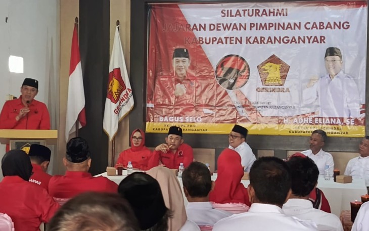 Ketua DPC PDIP Karanganyar Bagus Selo memberikan sambutan, saat kunjungan silaturahmi ke kantor DPC Partai Gerindra Karanganyar, Sabtu (15/6/2024).