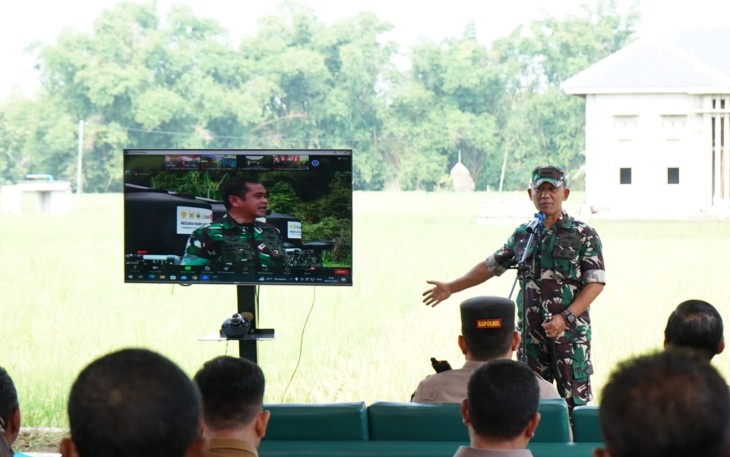 Danrem 081/DSJ, Kolonel Inf H. Sugiyono di lokasi Sumur Bor Desa Jerukgulung, Selasa (6/2/2024).