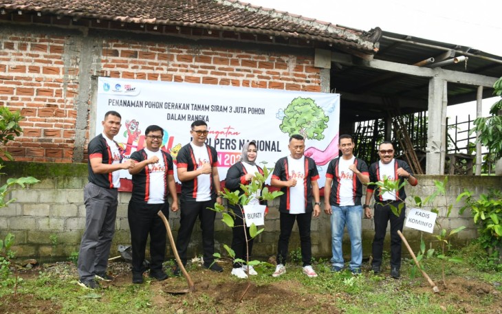 Komandan Kodim 0802/Ponorogo, Letkol Inf Dwi Soerjono hari ini menghadiri acara Peringatan Hari Pers Nasional (HPN) tahun 2024 bertempat di Pondok Jambu (Wisata Agro dan Kuliner) Jl. Laksamana Yos Sudarso Gg. II Lingkung 2 Brotonegaran, Kota / Kabupaten Ponorogo, Sabtu (09/03/2024)
