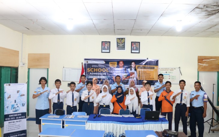 Lanud Raden Sadjad Natuna menggelar sosialisasi untuk memberikan informasi kepada masyarakat tentang Penerimaan Peserta Didik Baru (PPDB) SMA Pradita Dirgantara Tahun Ajaran 2024/2025,  ke sejumlah sekolah di wilayah Kabupaten Natuna, Provinsi Kepulauan Riau, Selasa (2/1/2024)