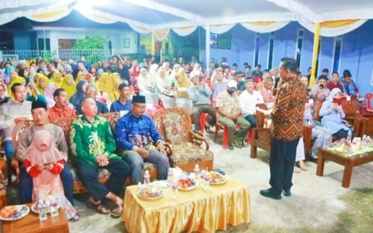 Gubernur Kepulauan Riau, H. Ansar Ahmad saat silaturahmi dengan masyarakat di Perumahan Merlion Square Kota Batam, pada Sabtu Malam (08/06).
