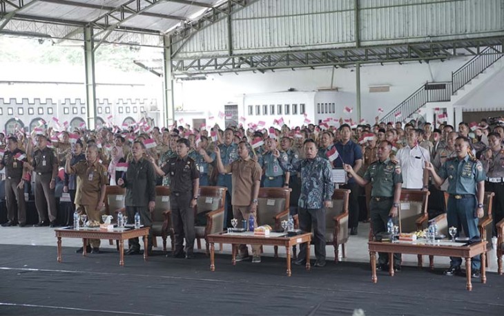 Rakor bersama Forkopimda, Forkopimca, serta tiga pilar Desa, yang berlangsung di Gedung Aneka Jaya "Aji Sasono Mulyo" Jl. Adi Sucipto Kab. Pacitan, Selasa (30/01/2024). 