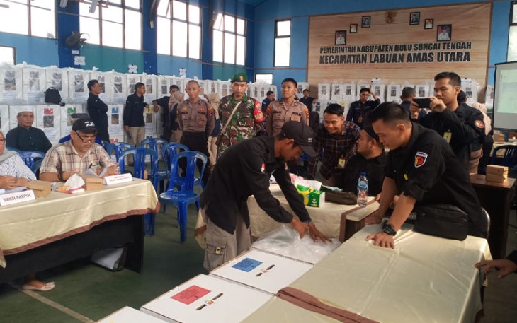 TNI-Polri Kawal Rekapitulasi Penghitungan Suara Pemilu 2024 Tingkat Kecamatan