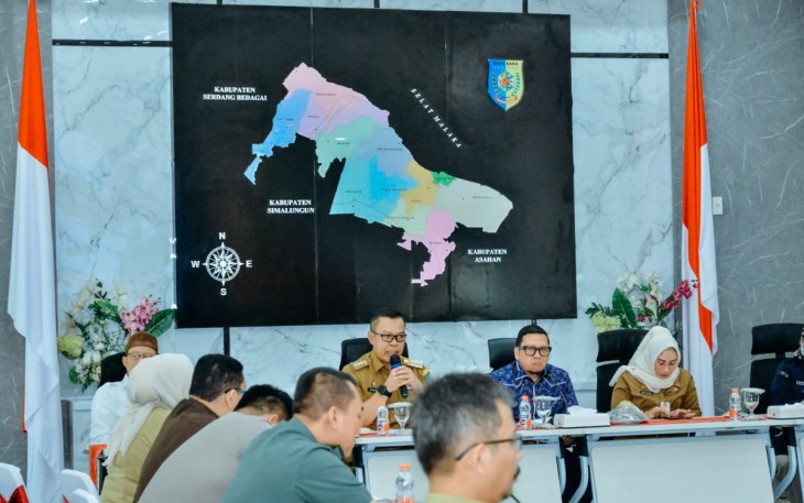 Penjabat Bupati Batu Bara Nizhamul, S.E, M.M., menginginkan pelaksanaan Pemilu dan Pilkada serentak tahun 2024 berjalan dengan damai dan menargetkan 85% partisipasi masyarakat dalam pemilu
