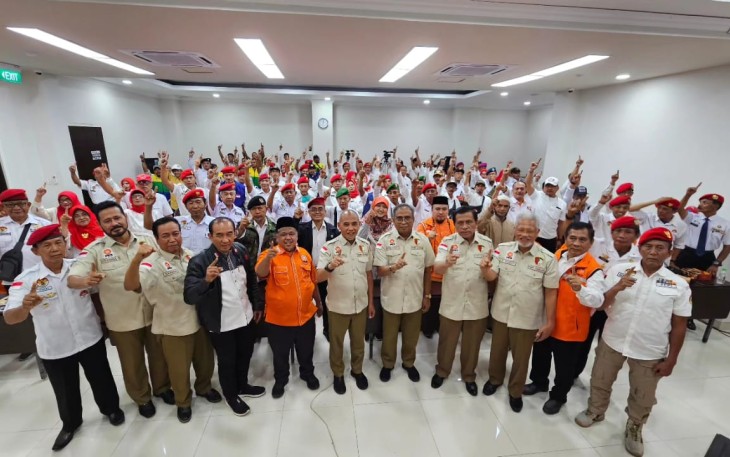 Foto Bersama usai acara konsolidasi dengan ratusan purnawirawan di Malang dan Surabaya.