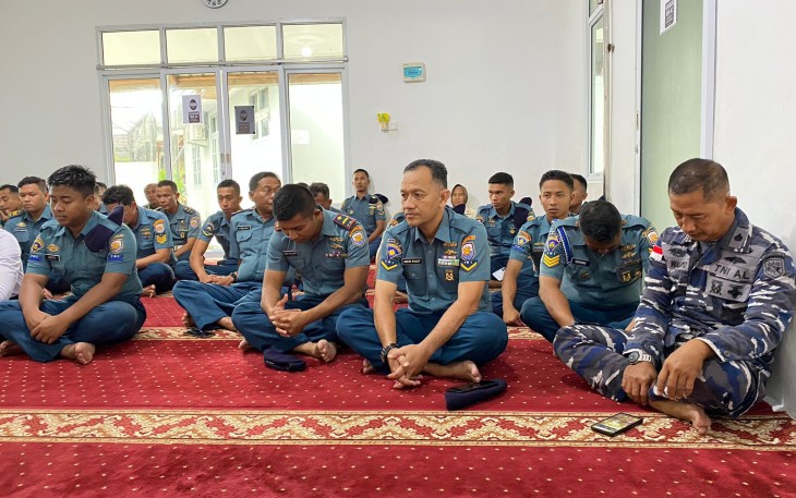 Prajurit Lanal Ranai Mengikuti Kauseri Agama