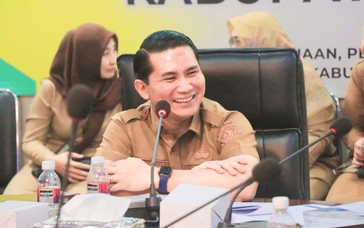 Wakil Bupati Bintan Ahdi Muqsith, saat Pimpin Rakor TKPKD Bintan di Ruang Rapat Bawah Bapelitbang Bintan,  Senin (12/02).