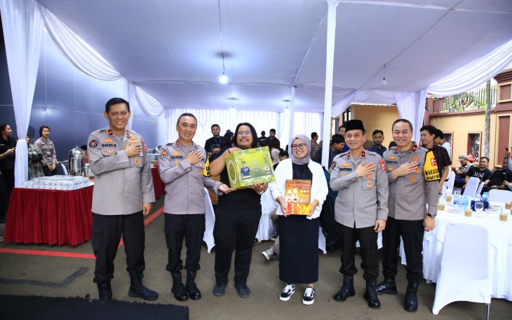 Divisi Humas Polri bersama wartawan menggelar acara buka puasa bersama di kantor Divisi Humas Polri