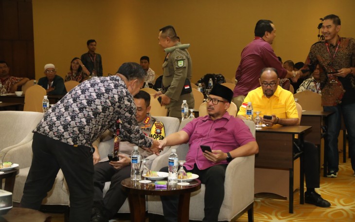 Ketua DPRD Kota Batam Nuryanto menghadiri undangan pembukaan Rapat Pleno Rekapitulasi Penghitungan Suara yang digelar KPU Kota Batam di Hotel Swiss Bel Harbour Bay, Sabtu (9/3/2024)