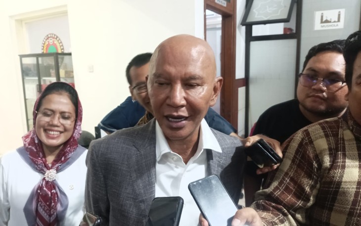 ketua DPD PDI Perjuangan Jatim Said Abdullah di sela kegiatan peringatan Nuzulul Qur'an dan Santunan Anak Yatim dan Janda yang diselenggarakan DPD Baitul Muslimin Indonesia Jatim di kantor DPD PDI Perjuangan Jatim, Minggu (31/3/2024).