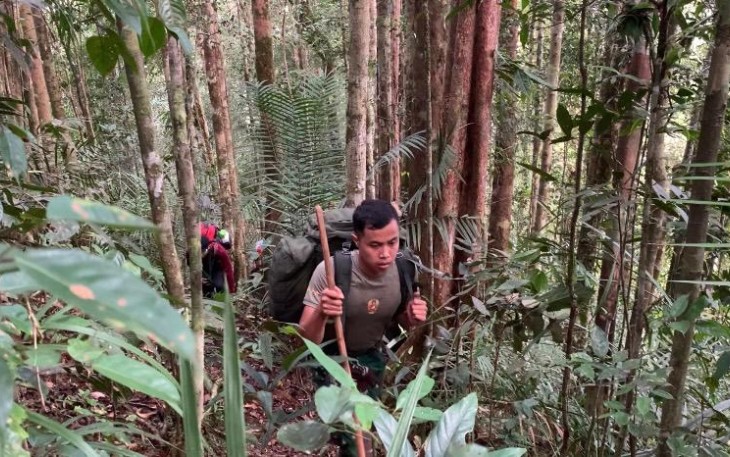 Satgas Yonzipur 5/ABW saat Patroli Menyisir Taman Nasional Betung Kerihun